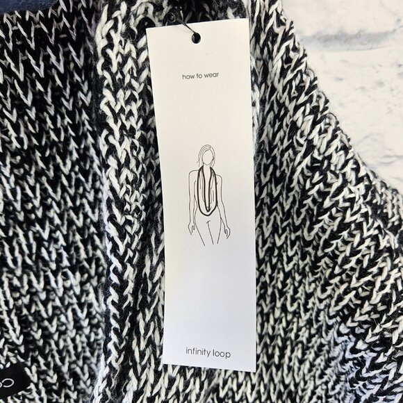 NWT Calvin Klein OS One Size Black/White Knit Infinity Loop Scarf MSRP $58 Women - Picture 9 of 13